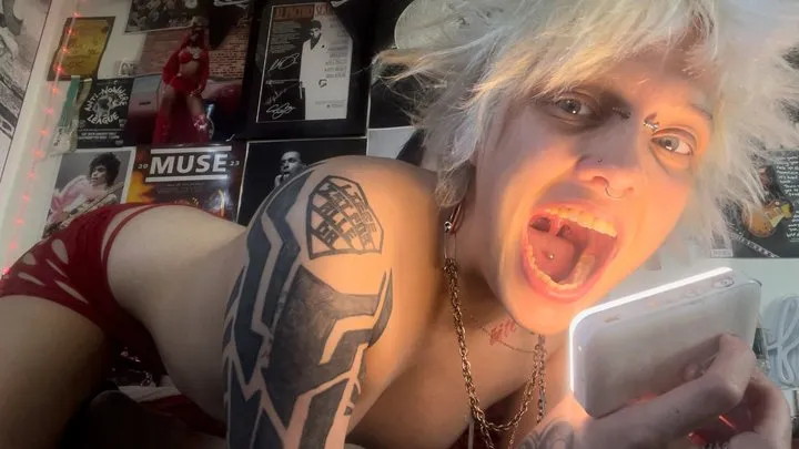 GLITTERQUEEN1999 ‘s MOUTH TOUR no makeup uvula tonsils tongue