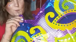 girl blow myllar balloons
