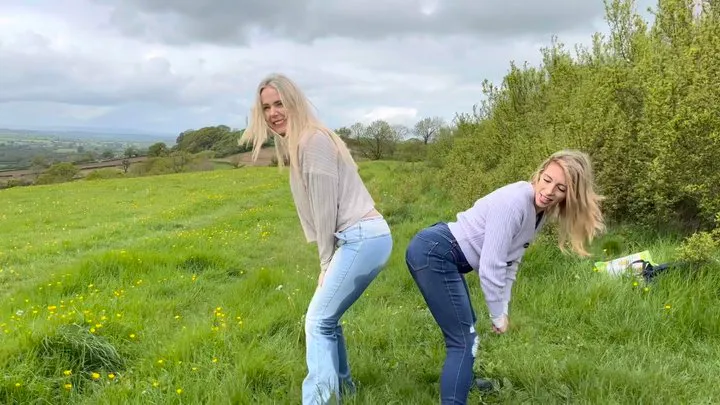 Sarah & Rozie wet jeans picnic