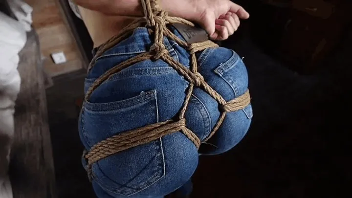 Sexy jeans teasing and suspension for the girl in glasses