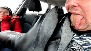 Bootworship and Bootjob in the car
