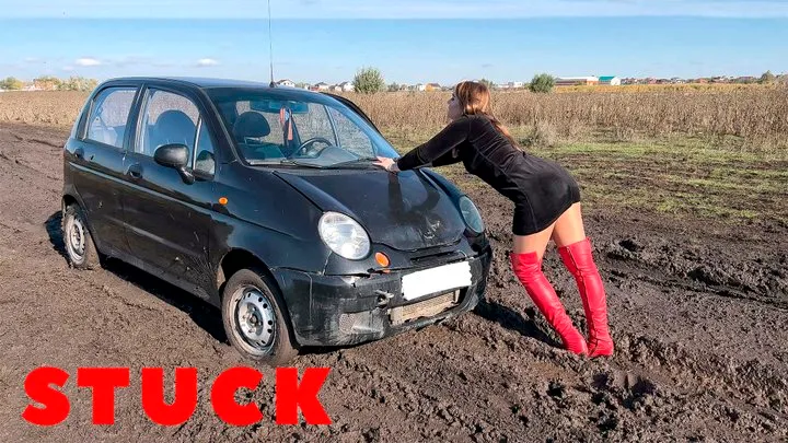 TANYA STUCK IN THE MUD REVVING NYLON HIGH HEELS (full video 50 min)