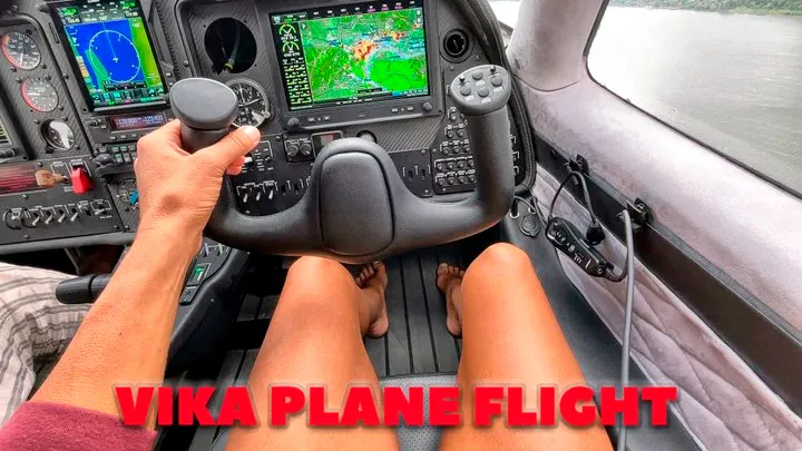 VIKA 2 PILOT AIRCRAFT PILOT FLIGHT AND LANDING BARE LEGS SPEED 200KMH ( RESOLUTION)