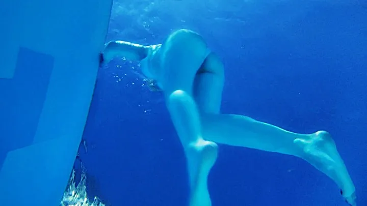 Long legs in SWIMMING