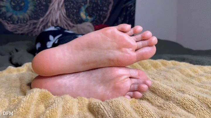 "Wrinkles soles n Natural Toes"