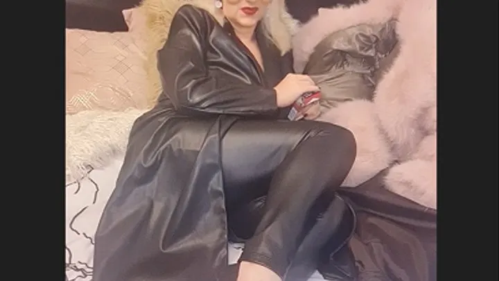 SmokerQueenJoan smokes a Marlboro Red 100 powerful in black leather coat and leather pants in high heels, glossy red lips and long lashes*MILF*GILF*Close up sequences