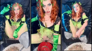 U visit poison Ivy part 2 she chain smokes 2 Marlboros at once while she masturbate in her smokes and pee butts