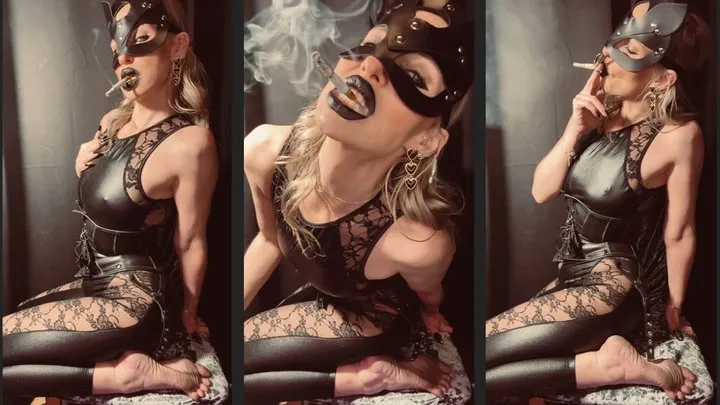 Catwoman chain smoke 2 Marlboro 100 for u