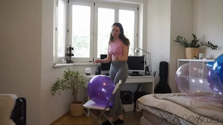 Saskia sit pops super tight balloons