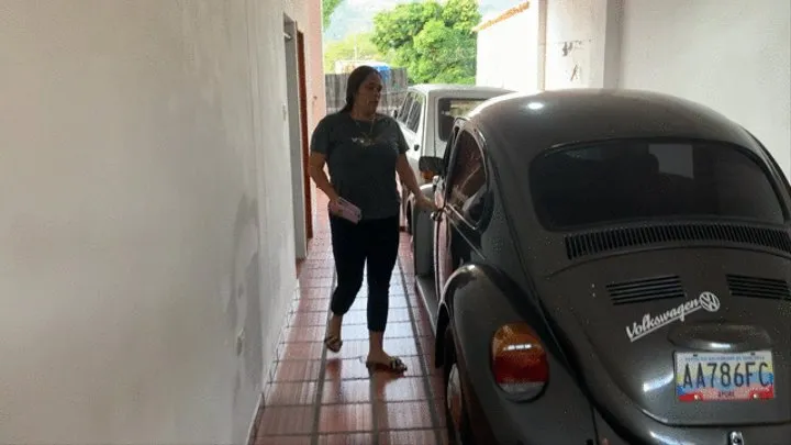 Barbara wants to drive the VW Beetle - Coldstart misfiring stalling