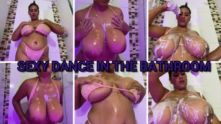 SEXY DANCE ON THE BATHROOM