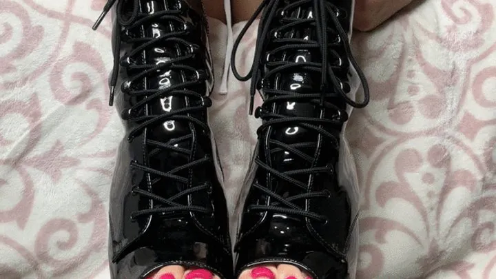 Asian Goddess Cat X Slurp my sweaty boot feet