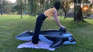 2 girls vs orca