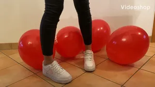 red balloon sit pop