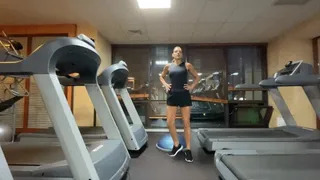 Vika workout in the gym