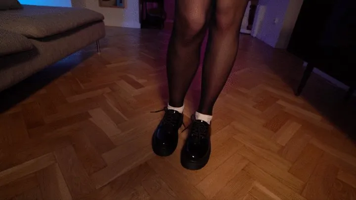 The schoolgirl did a blowjob and then jerked off with shoes