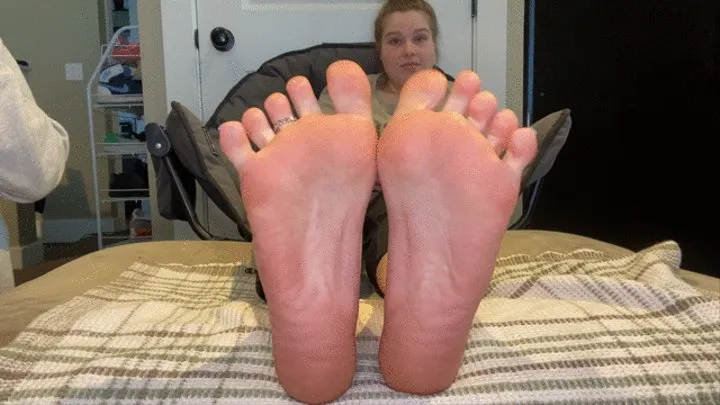 Slave Worships Wide Spread Blue Toes