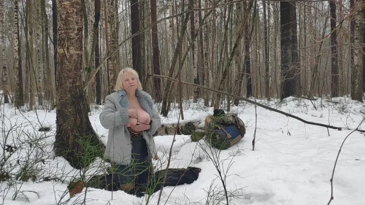 Oral sex in winter forest