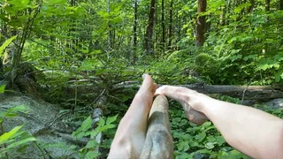 FOOTJOB to Tree in Nature