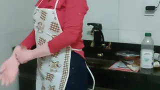 Cleaning Lady hot buns EUF pants falls down