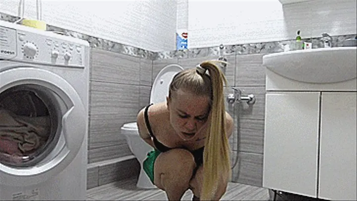 Sexy blonde's diarrhea!