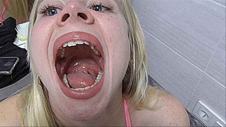 Sweet yawning blonde!