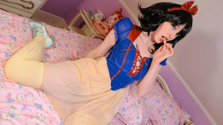 Snow White Fingers Her Hairy Pussy & Uses Anal Beads