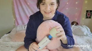 Diaper girl vibrator orgasm and talking about her week
