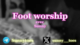 SUNNY TOES - FOOT WORSHIP #4 : "Avec mes pieds, je suis chatouilleuse par période !"