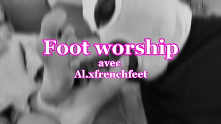 AL - FOOT WORSHIP #1 : La première adoration des pieds de la jolie AL!