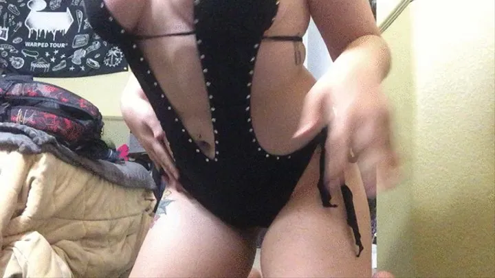 Using random items to fuck my pussy First time video at 18 years old - teen - athletic