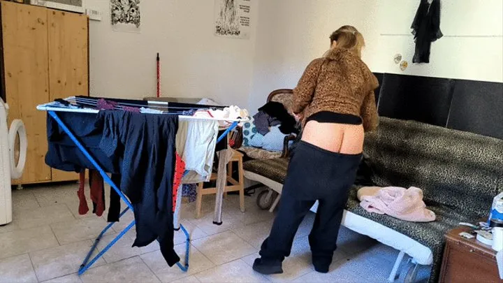 SICK CLEANING WITH HUGE BUTTCRACK FALLING PANTS