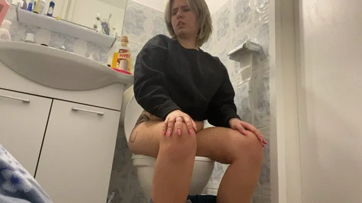 Toilet sitting with farts episode 7'