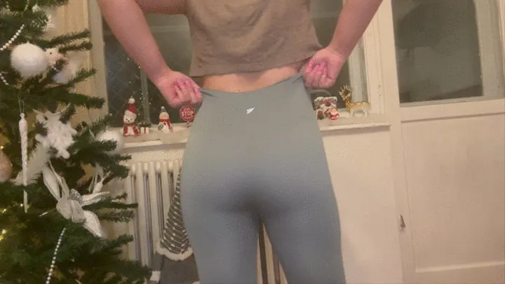 Loud farting in tight yoga pants