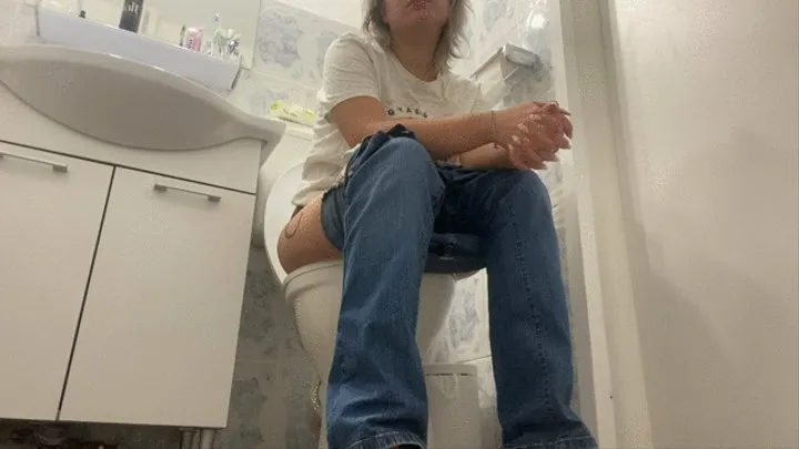 Toilet sitting episode 2 pissing with face expresions