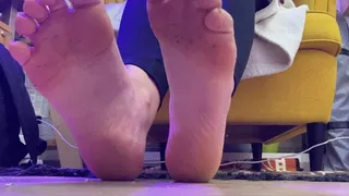 Worship my toes and soles
