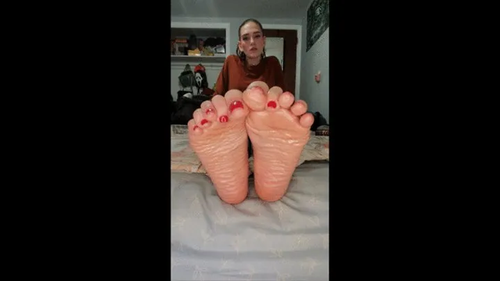 Mean girl teases you with her soft oily soles