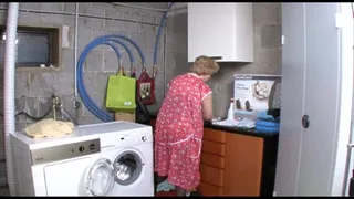 THE OLDIE SURPRICES THE PLUMBER