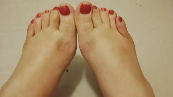 Mistress Catrina Pawsin - home foot spa treatment for my small feet part 1