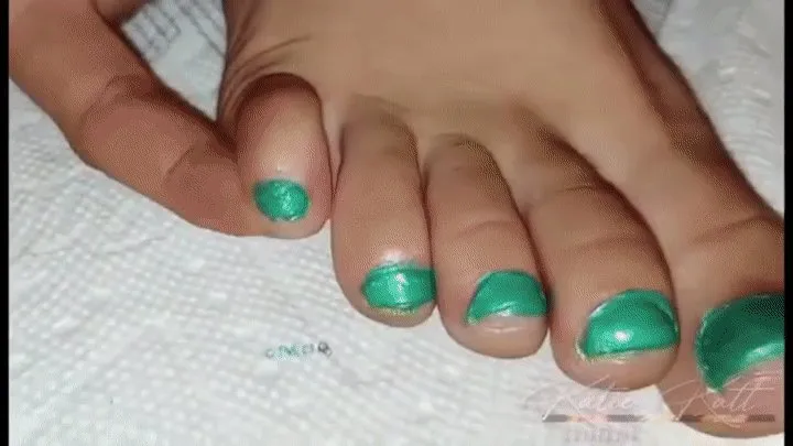 Katie Katt Does Her Toenails - MP4