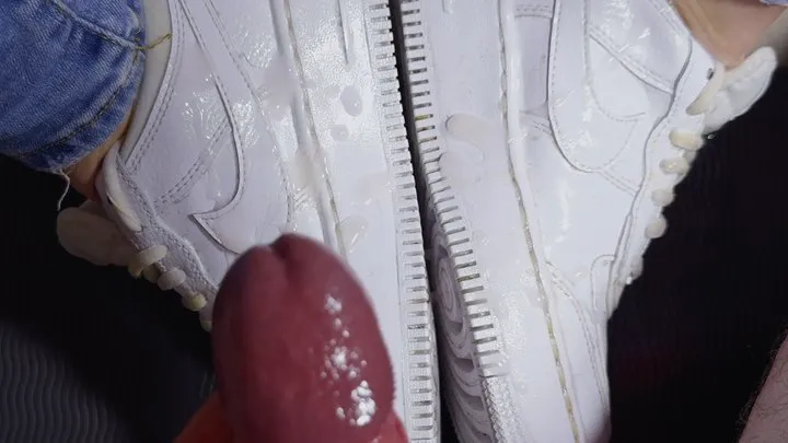 Shoejob with cum-stained Nike AF1, cumshot on shoes