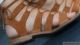 Candid foot fetish gilr with perfect close-up feet and sandals