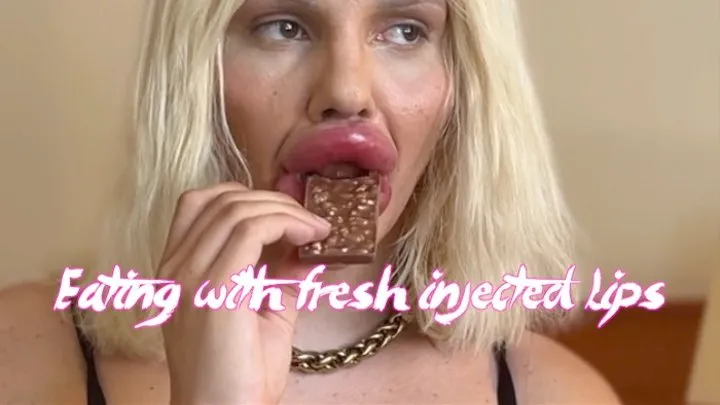 Vienna Wuerstel - eating snacks with massive Lips