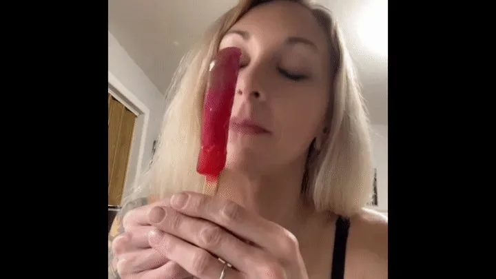 Lilith Eatz: Food Items and a Sex Toy