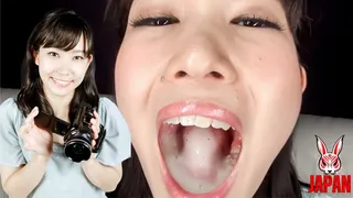 Yui's Tease - A Selfie Seduction