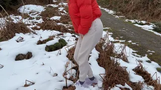 Girl peeing public in the snow and it turns yellow