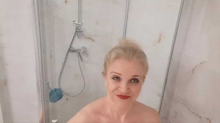 Older Blondie With Big Boobs Taking Steamy Shower