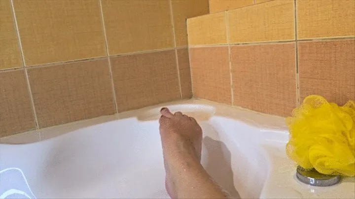 Beautiful Red Nails Feet & Bubble Bath