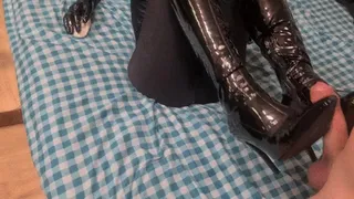 pov bootjob pussy eating catwoman and the crow