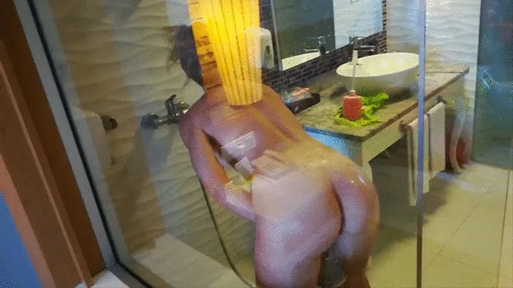 spying my neighbour while she is in the shower